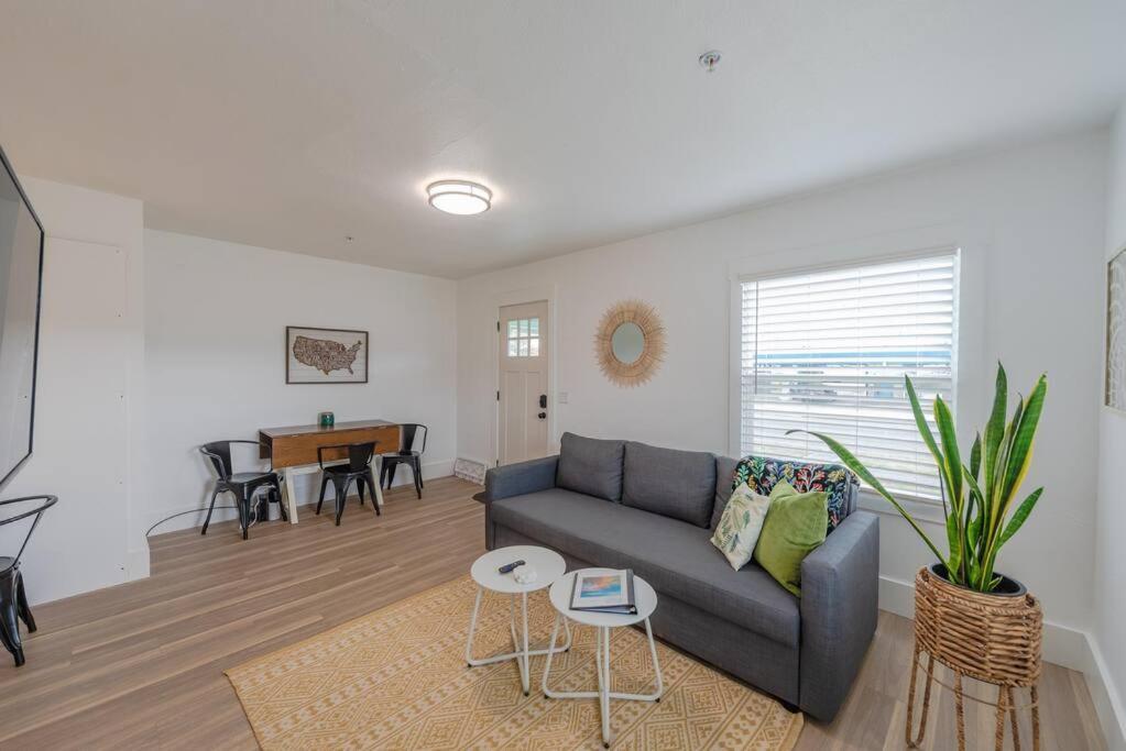 #Stayinmydistrict Coos Bay Cypress Cottage Eksteriør bilde