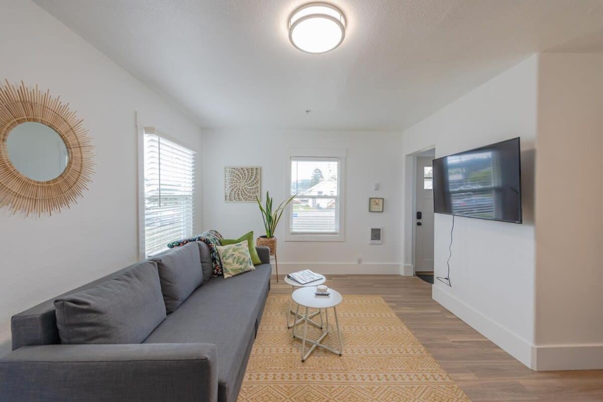 #Stayinmydistrict Coos Bay Cypress Cottage Eksteriør bilde